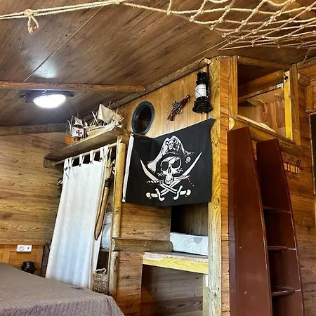 Les De Paulette - A Themes - Jack Sparrow - Koh Lanta - Harry Potter - Zen ゲストハウス