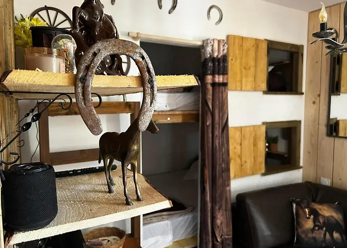 Гостевой дом Les De Paulette - A Themes - Jack Sparrow - Jungle - Ranch - Zen 4*